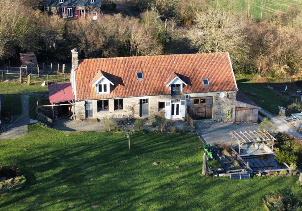 Ferme De Noyes Bed & Breakfast Sourdeval Dış mekan fotoğraf