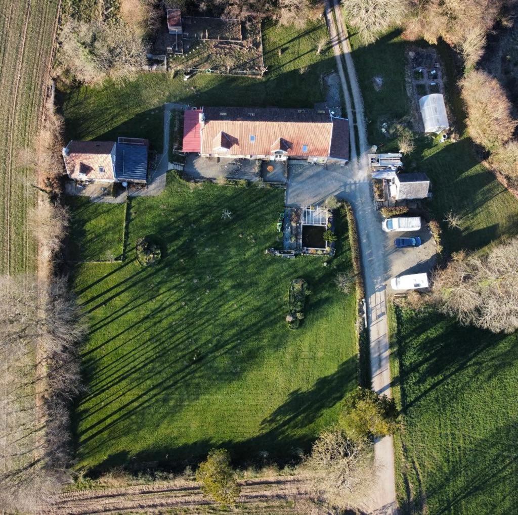 Ferme De Noyes Bed & Breakfast Sourdeval Dış mekan fotoğraf