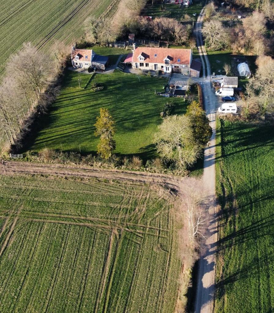 Ferme De Noyes Bed & Breakfast Sourdeval Dış mekan fotoğraf